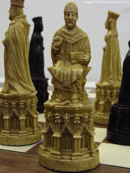 Canterbury Cathedral Plain 
Theme Chess Set